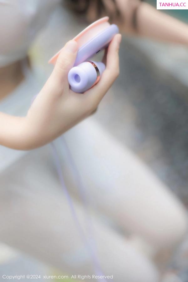   [XiuRen]高清写真图 2024.02.23 No.8132 桃妖夭 新人美腿第75张图片